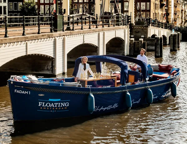 Cocktail-Fahrt auf den Amsterdamer Grachten
