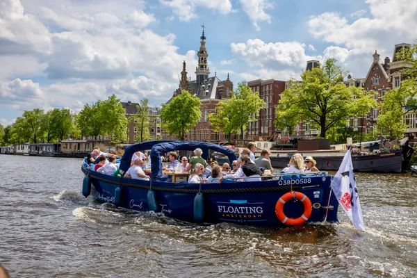 Amsterdamse grachtenpanden vanaf het water